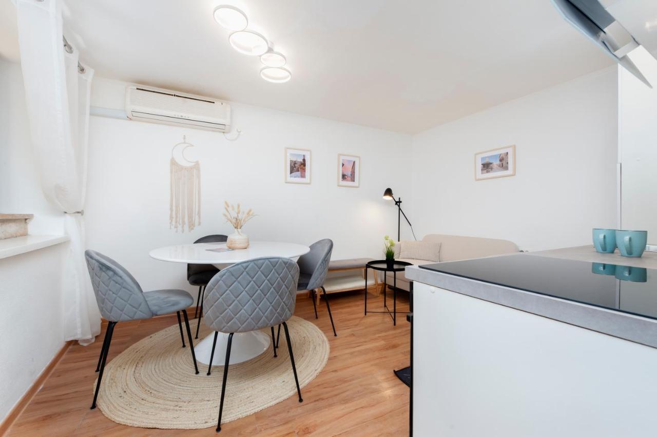 House Elisabeth - A Charming Old Town Property Ровінь Екстер'єр фото