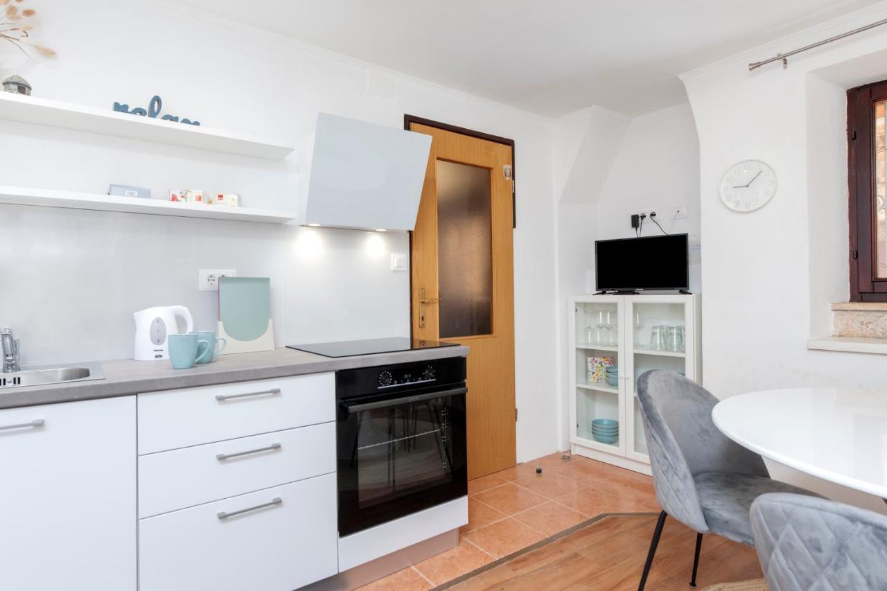 House Elisabeth - A Charming Old Town Property Ровінь Екстер'єр фото